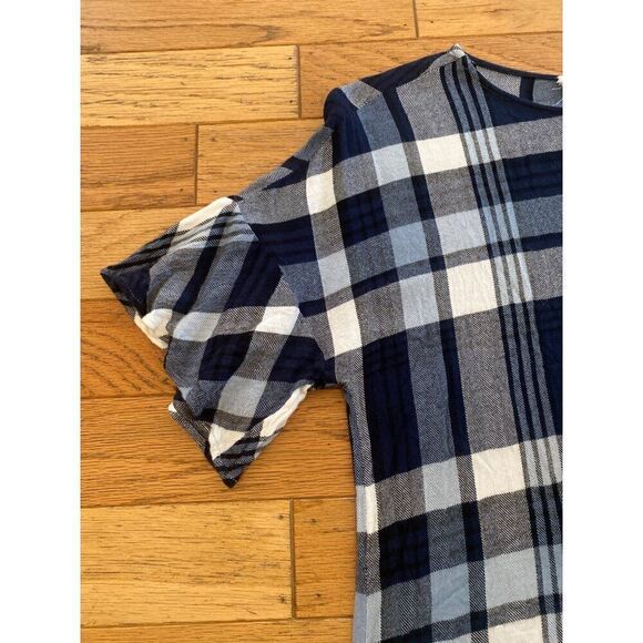 Two by Vince Camuto women's navy blue plaid ruffle Sleeve Relaxed Fit Top sz XS - Picture 2 of 8